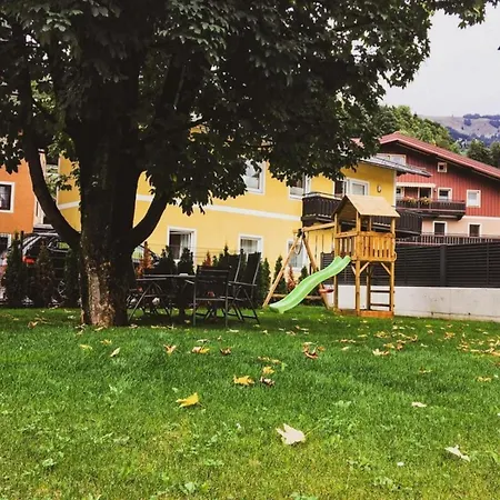 Haus Schnoell 2